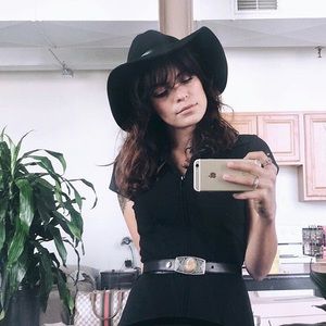 Meet your Posher, Alexandra